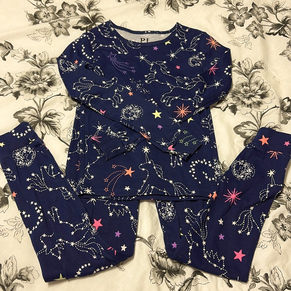 Girl’s PJ size 6